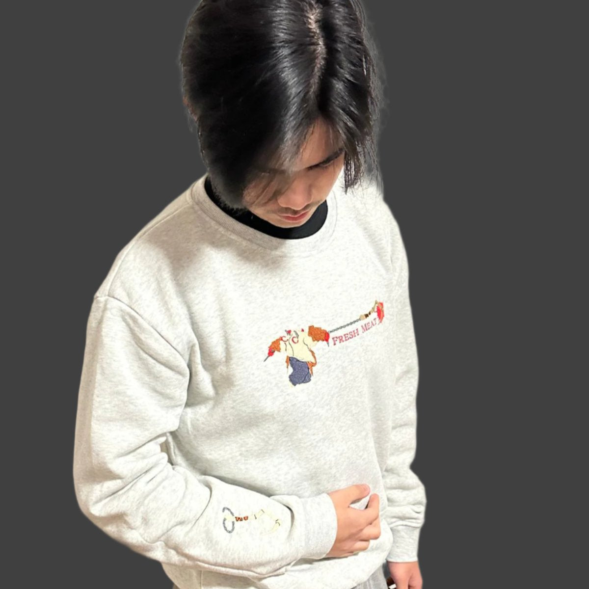 Hook crewneck with sleeve detail