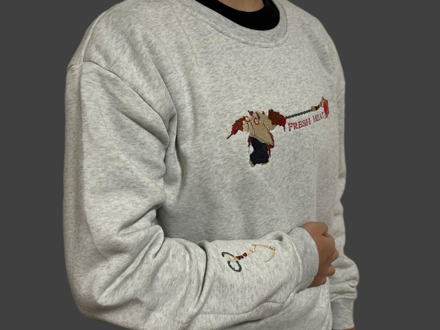 Hook crewneck with sleeve detail