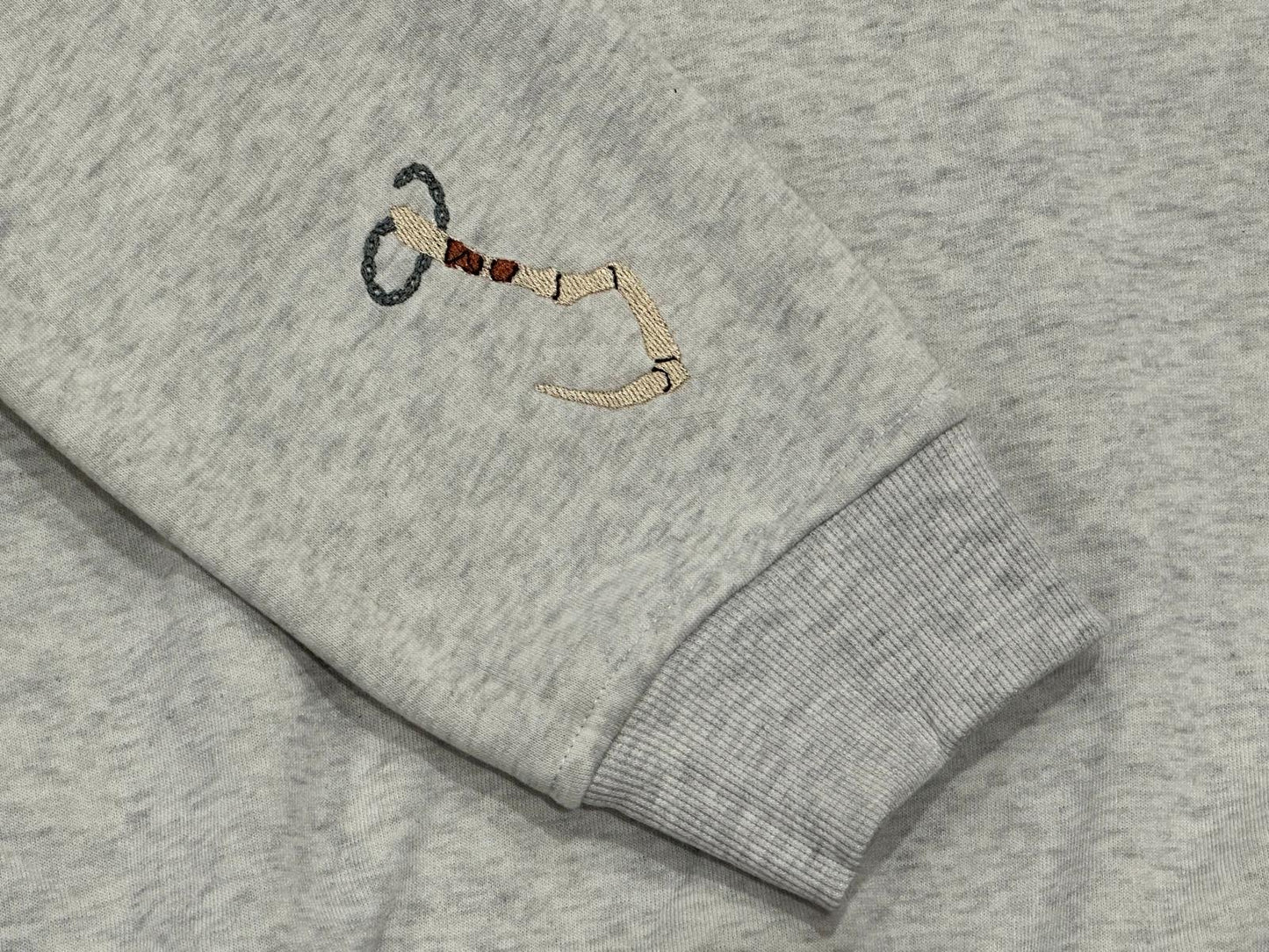 Hook crewneck with sleeve detail